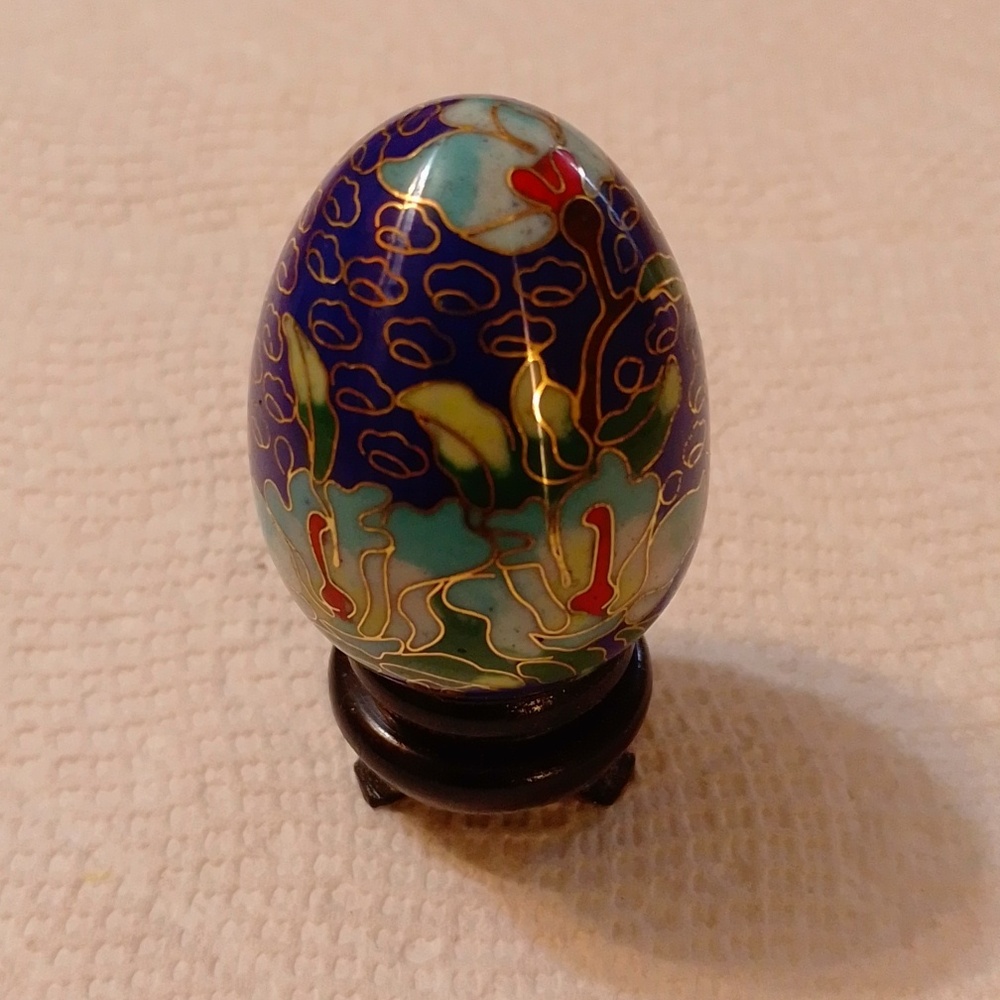 New in box Cloisonne Egg Ornament w wooden stand Vintage Collectib…